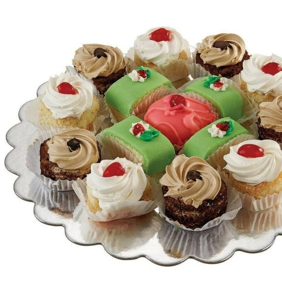 Wilton Silver 14-Inch Round Cake Platters - Picture 3 of 5